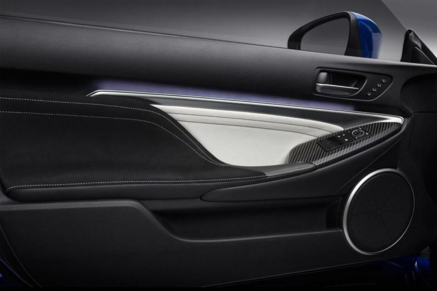 Детали интерьера Lexus RC F 2014 года  (NA) (фото 67 из 200)
